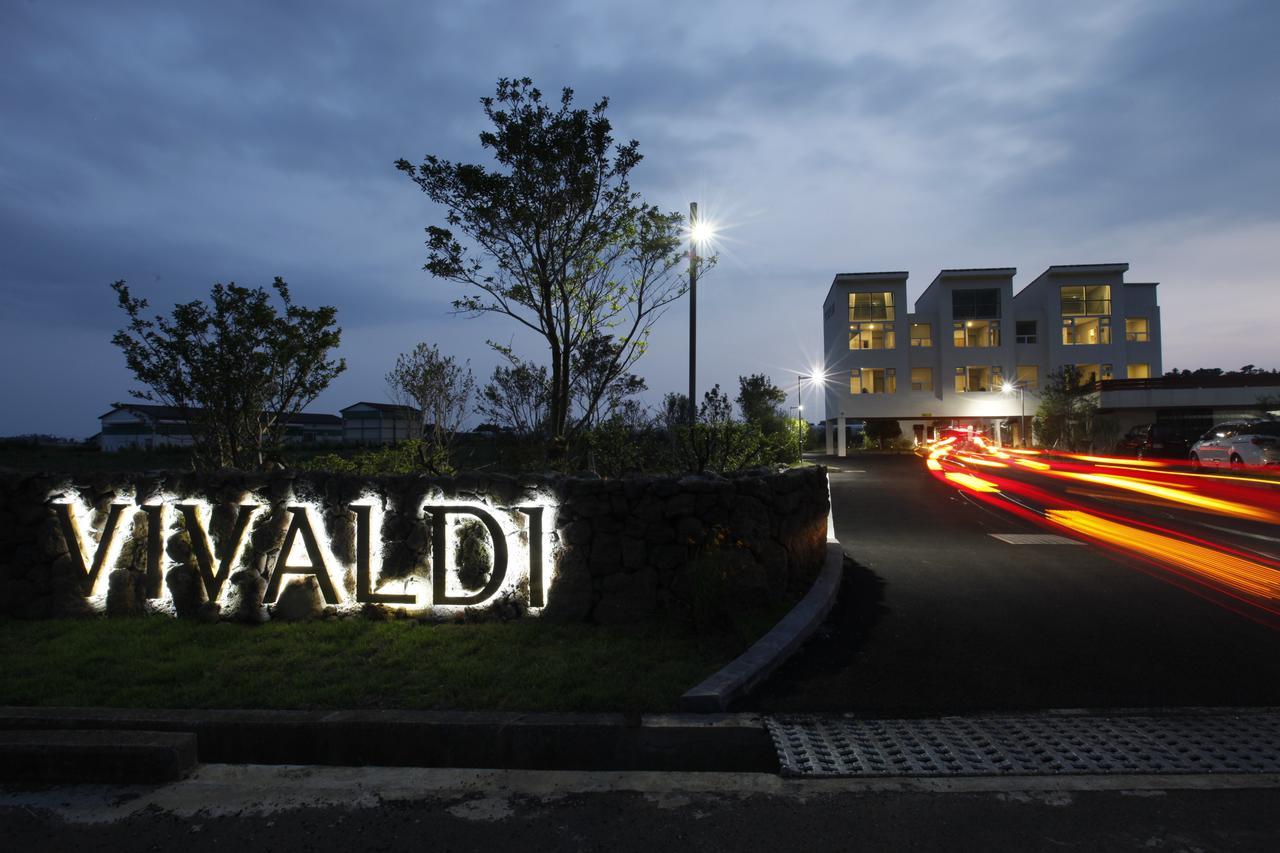 Casa De Vivaldi Hotel Seogwipo Exterior photo